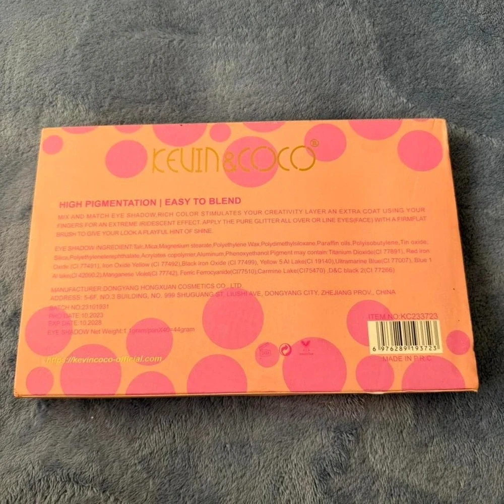 Kevin & Coco 40 Colors Eyeshadow Palette collectible new